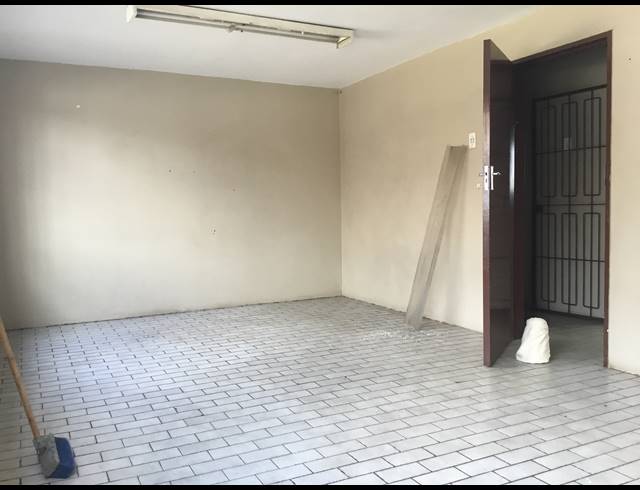 510M² WAREHOUSE TO LET IN WADEVILLE
